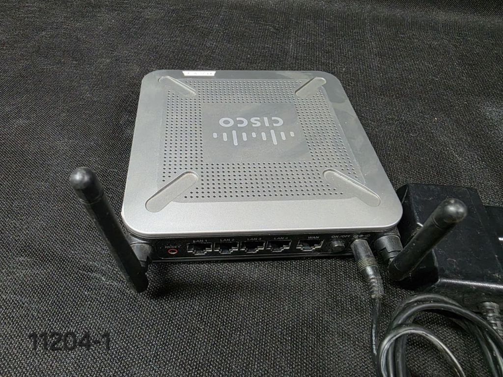 RV120W Cisco Wireless-N VPN Firewall роутер  (11204-1) - фото фото фото 1