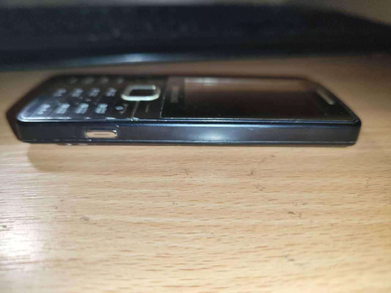 Мобильный телефон Samsung GT-S5610   (лот 183) - фото фото фото 2