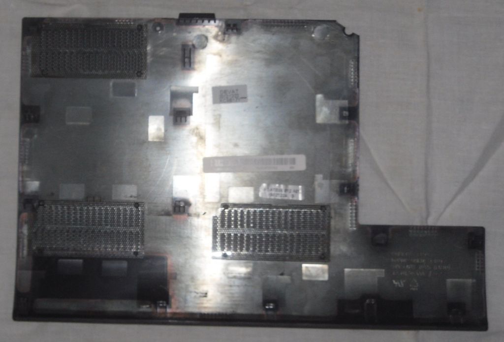 Нижняя сервис крышка Lenovo 590 - фото фото фото 0