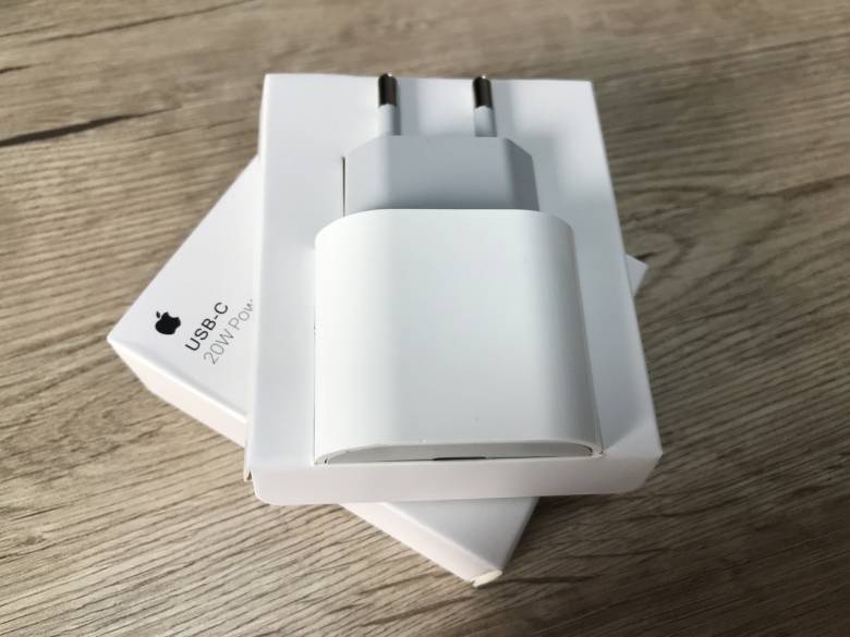 Адаптер Apple iPhone 20W USB-C быстрая зарядка, Блок IPhone 20 ВТ - фото фото фото 1