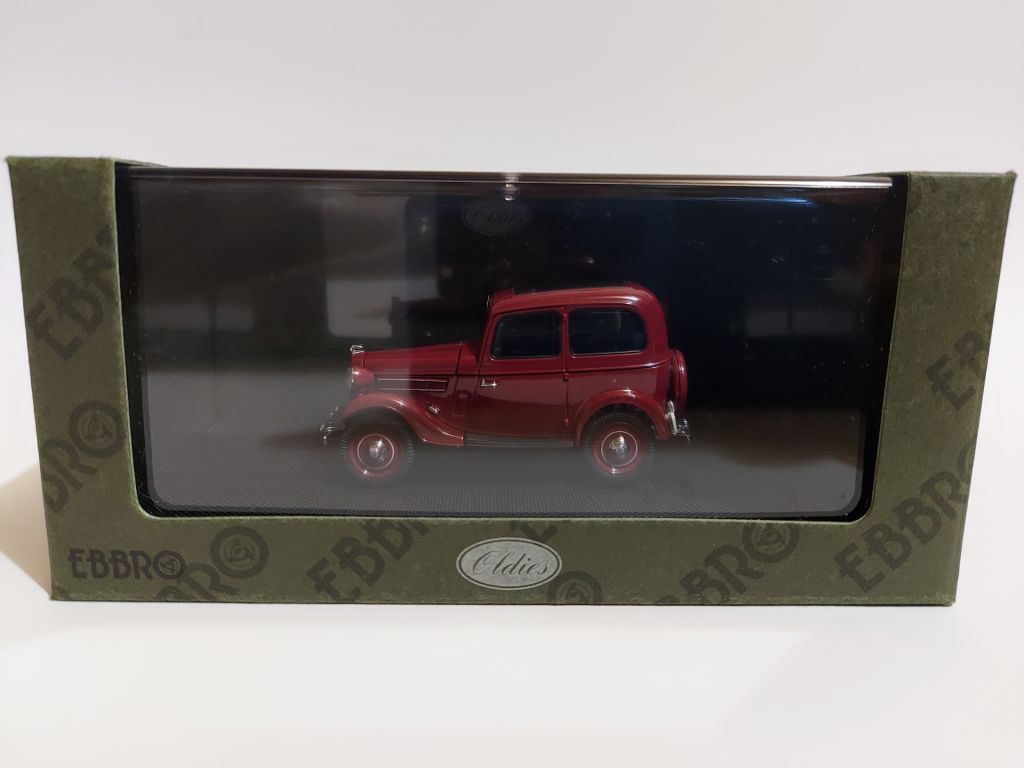 Ebbro 1:43 Datsun 17 Sedan  (1938) dark red - фото фото фото 0