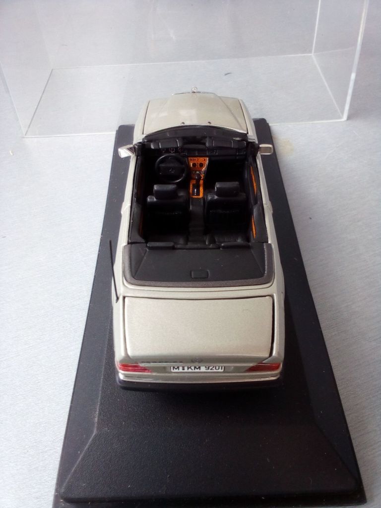 1/43 Minichamps Mercedes-Benz 300 CE-24 Cabriolet   (W124) - фото фото фото 1