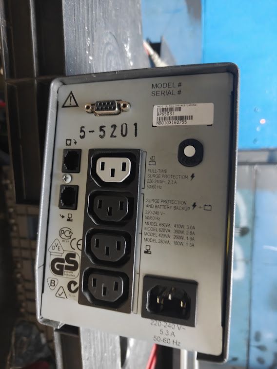 ИБП Бесперебойник UPS 650 VA / ВА APC Back-UPS Pro BP650SI № 261509502 - фото фото фото 1