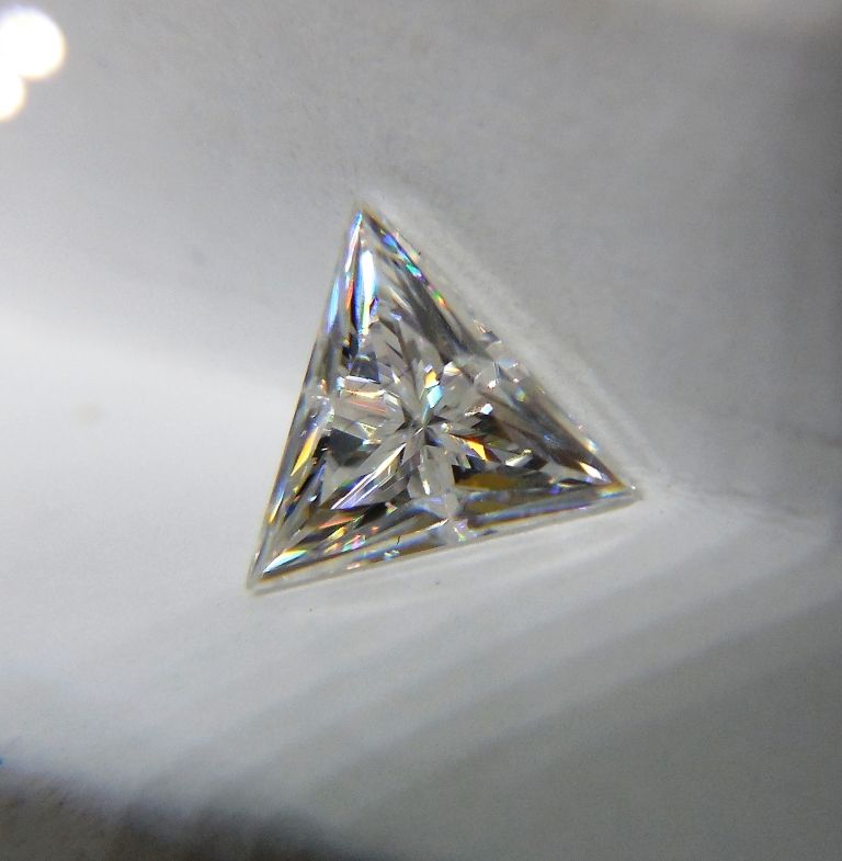 Муассанит 0.705ct VVS1 D, triangle - фото фото фото 0