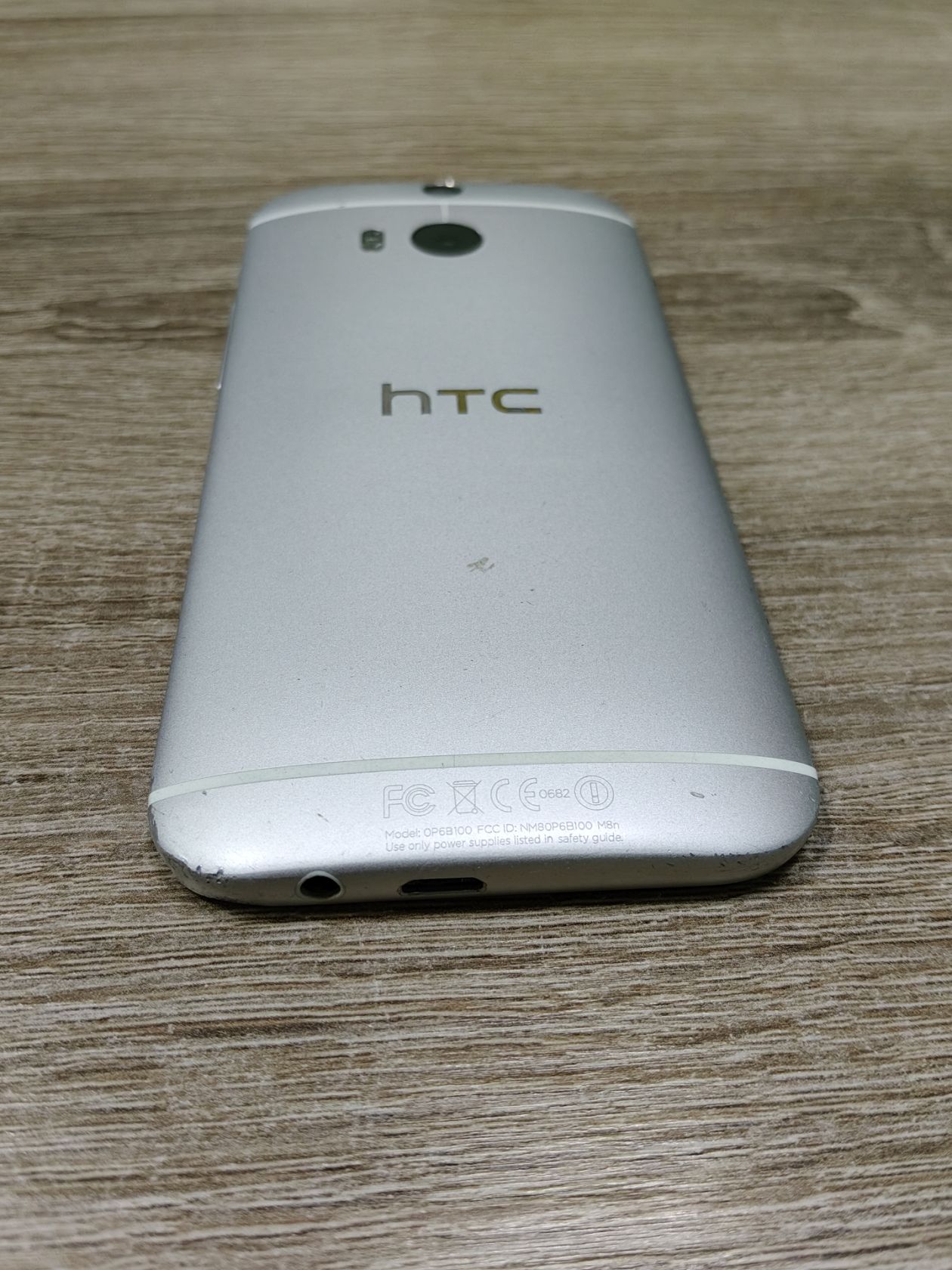 Телефон HTC One M8 під відновлення або на запчастини - фото фото фото 3