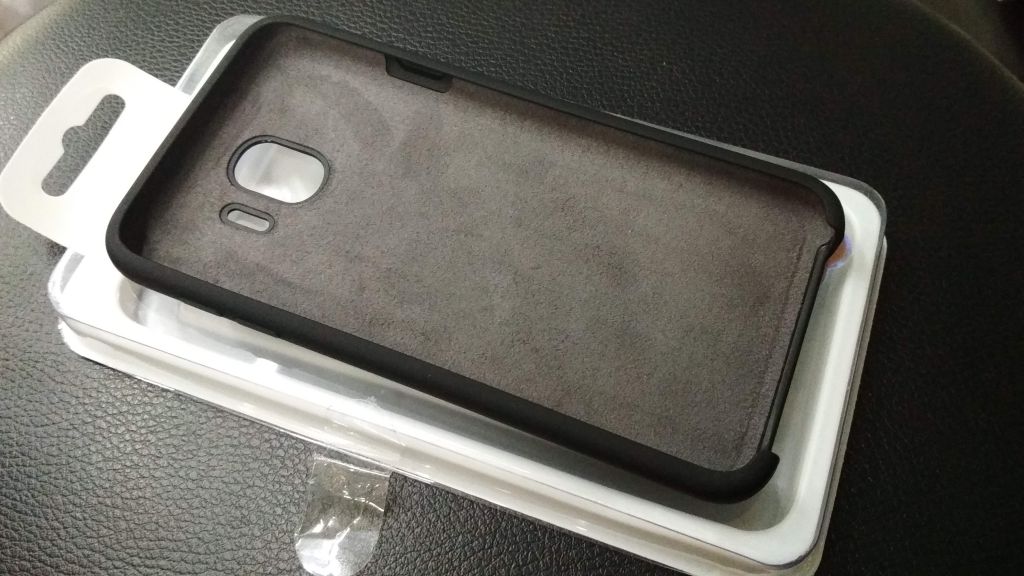 Чехол Silicone Cover для Samsung Galaxy J4 (2018) J400 black - фото фото фото 3