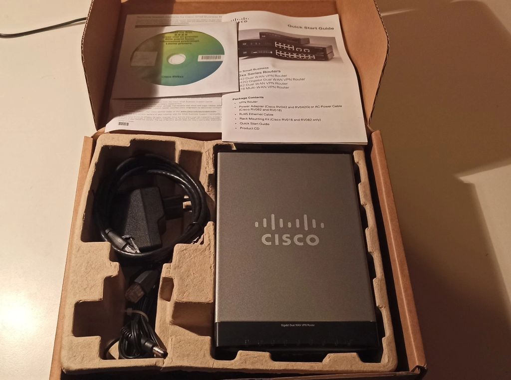 Маршрутизатор Cisco Dual Gigabit WAN VPN Router  (RV042G) - фото фото фото 1