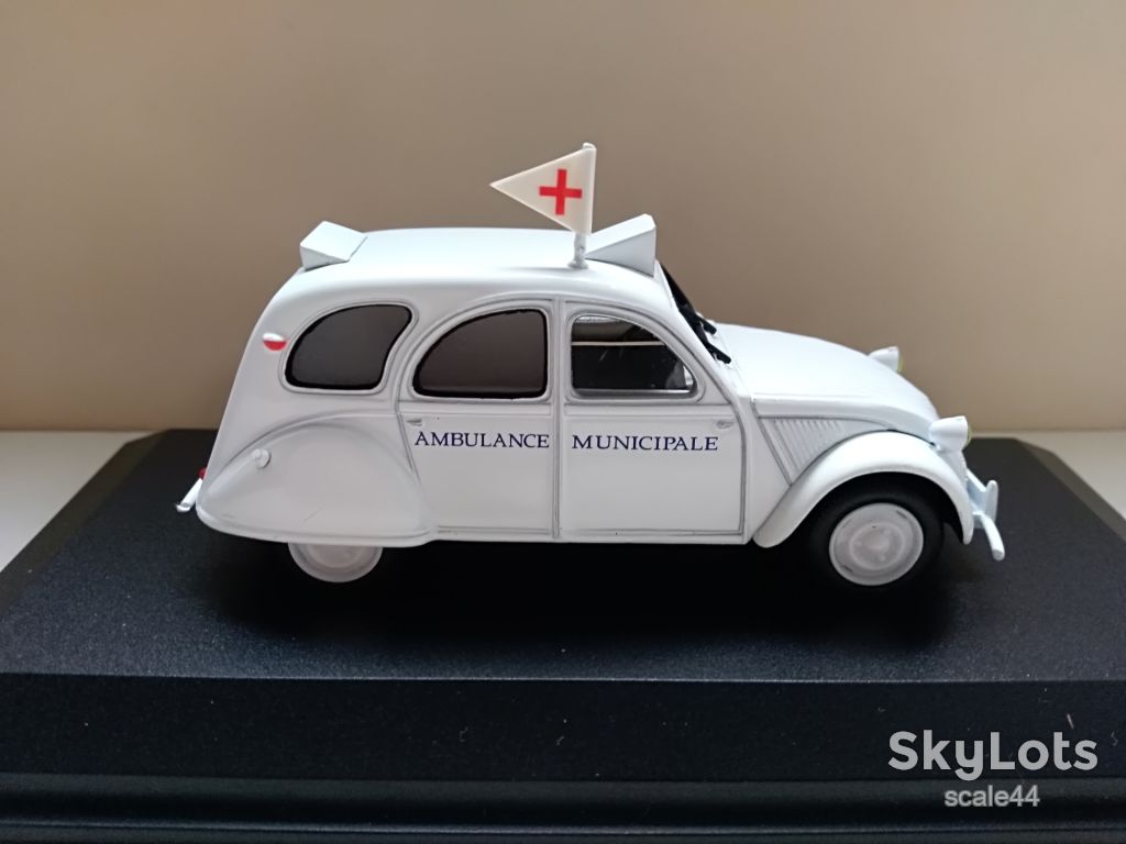 Citroen 2CV Ambulance.Norev.1/43 - фото фото фото 3
