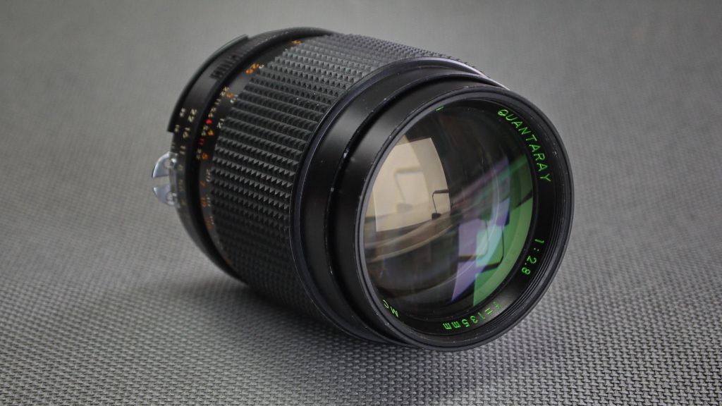 Nikon F светосильный телеобъектив Quantaray        (sigma) 135mm/2,8 ф52мм Вживане - фото фото фото 1