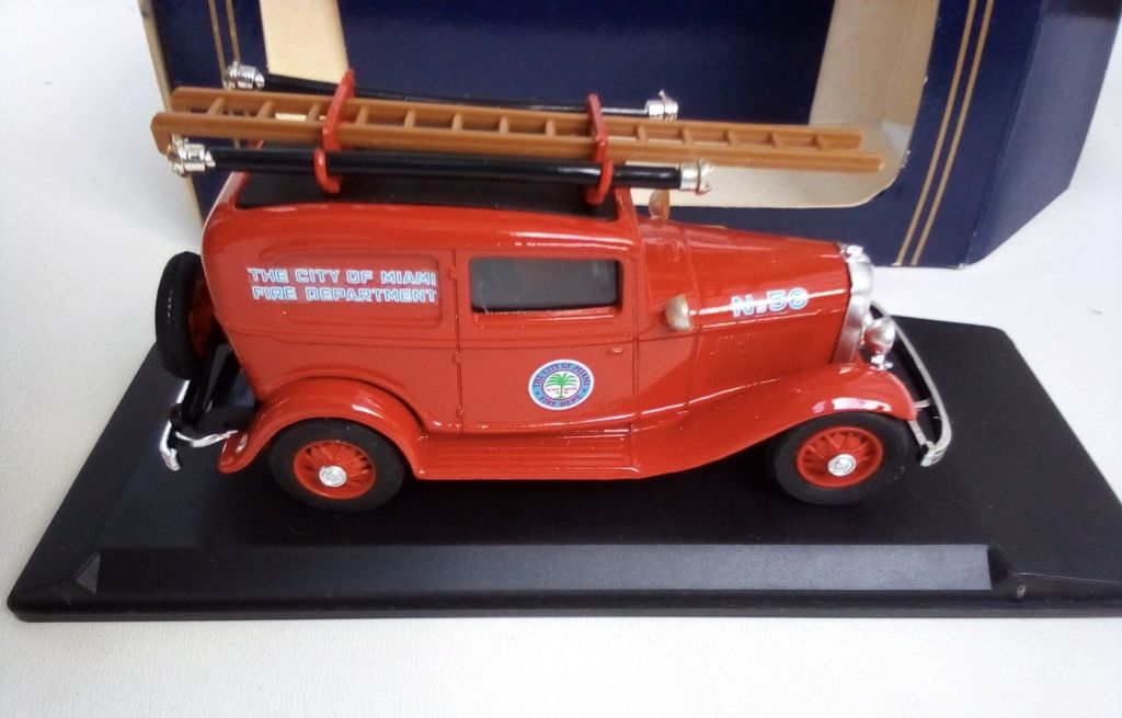 1/43 ELIGOR Ford V8 1932 Pompiers De Miami - фото фото фото 4