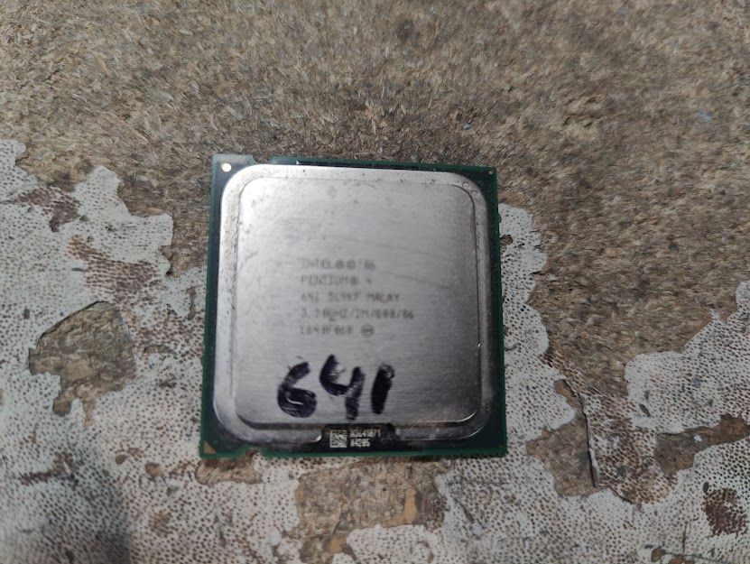 Процессор Intel Pentium 4 641 3.20GHz/2M/800/06 socket 775 № 240711100 - фото фото фото 0