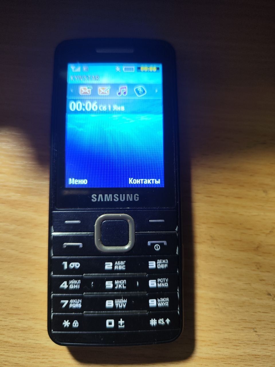 Мобильный телефон Samsung GT-S5610   (лот 183) - фото фото фото 0