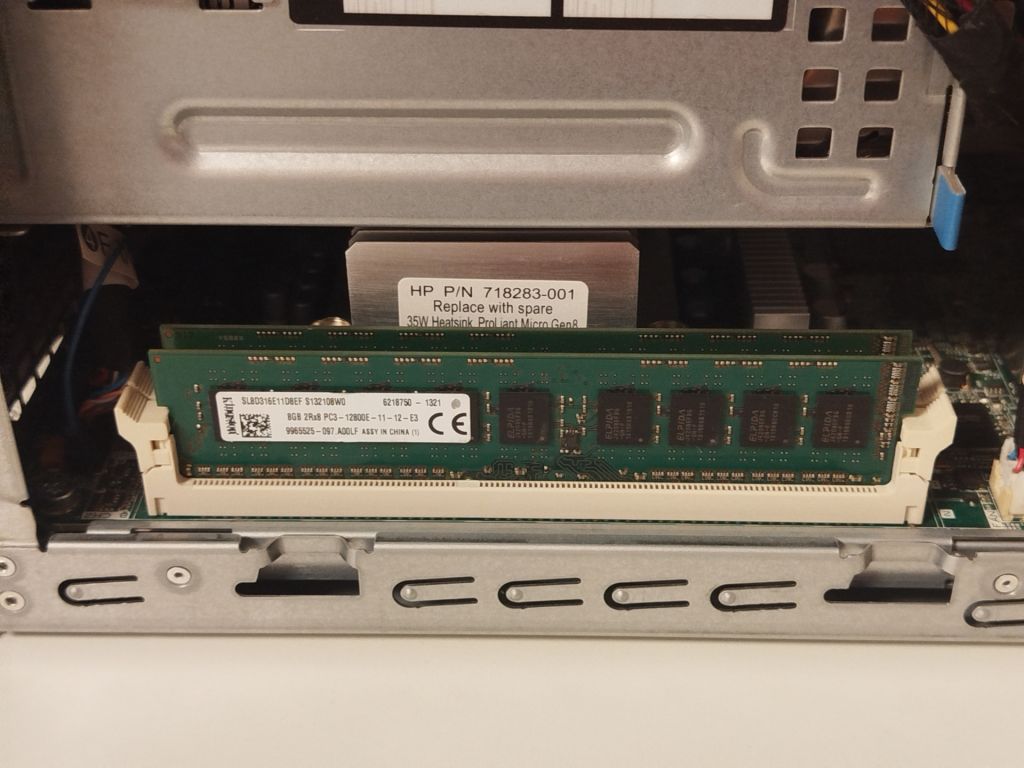 HP Proliant MicroServer Gen8, Xeon E3-1260L 4*2.4Ghz, 16 GB Memory, NO HDD - фото фото фото 4