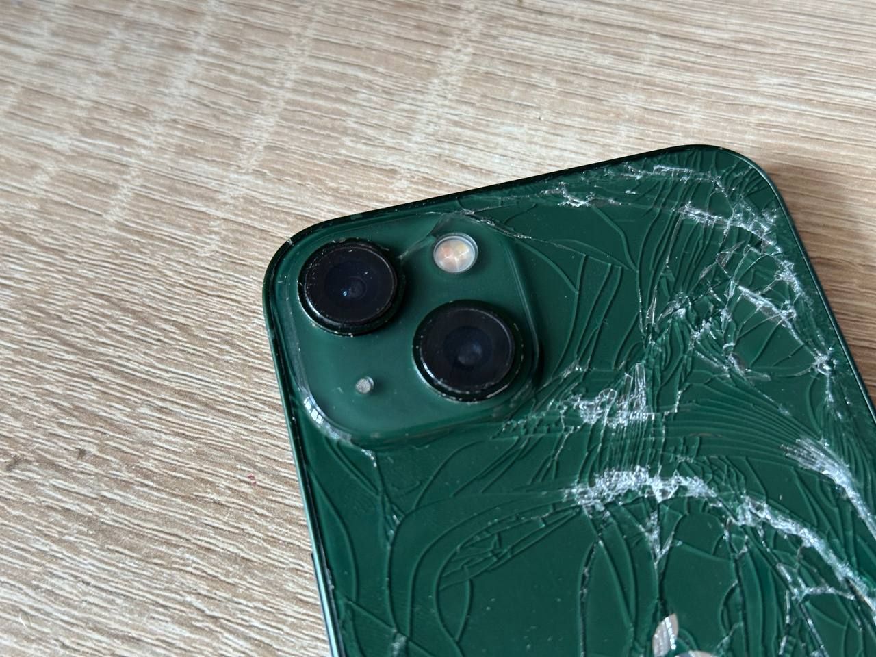 iphone 13 айфон 13 на деталі - фото фото фото 1