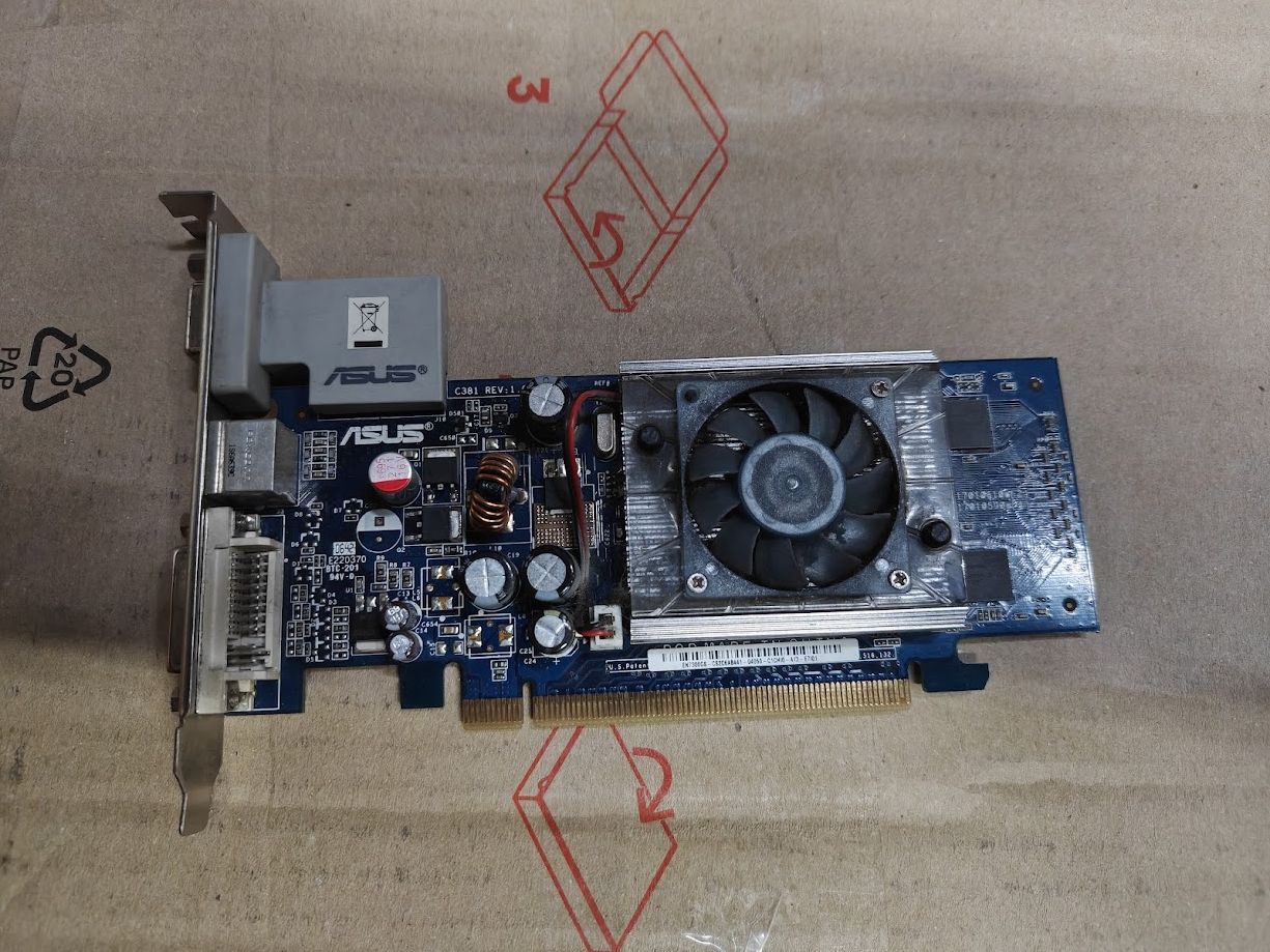 Видеокарта ASUS GeForce 7300 GS EN7300GS/HTD/256M/A 256MB PCI-E № 262001100 - фото фото фото 0