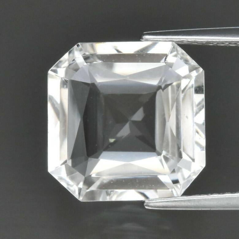 Белый Кварц  5.63  ct   11mm - фото фото фото 0