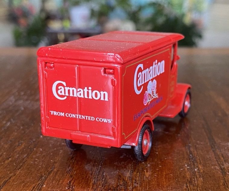 Модель автомобиля CARNATION 1:43 LLEDO Англия - фото фото фото 4