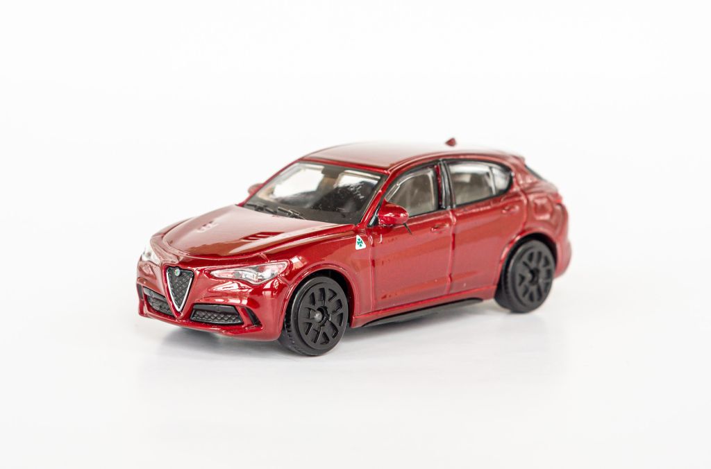 1:43 Alfa Romeo Stelvio 2017-2023 red, Bburago #11852 - фото фото фото 0