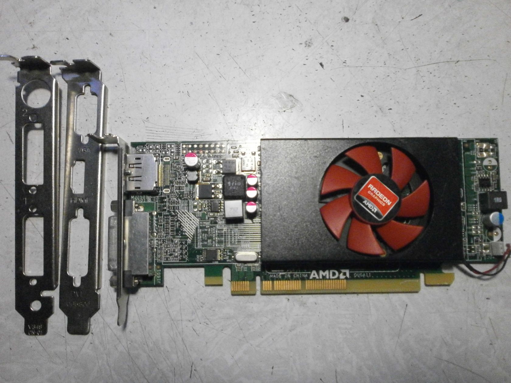 AMD Radeon R5 240 1Gb DDR3 DVI+DP  LP+ - фото фото фото 0