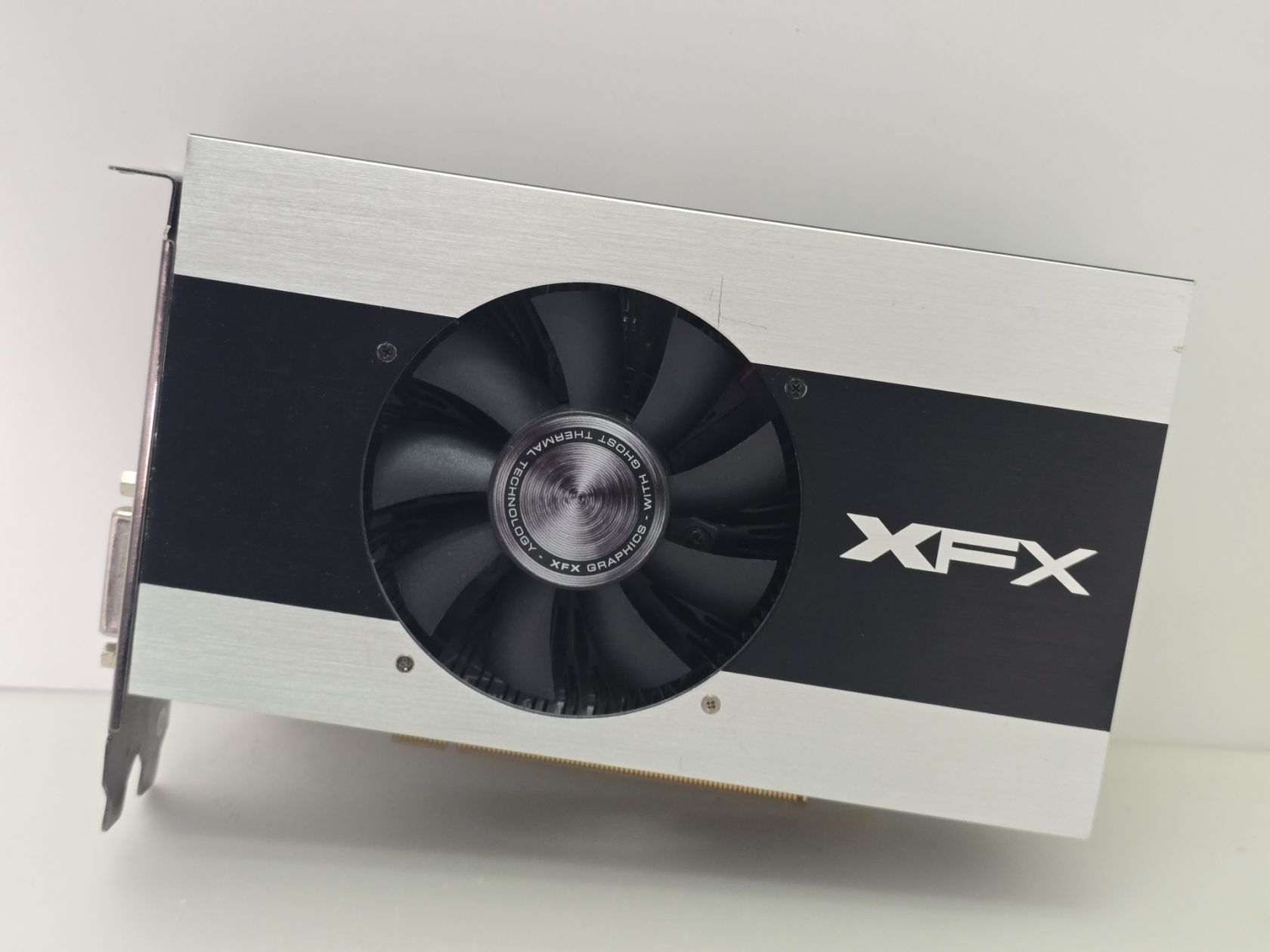 Видеокарта XFX Radeon R7 250X 2GB  (GDDR3,128 Bit,HDMI,PCI-Ex,Б/у) - фото фото фото 0