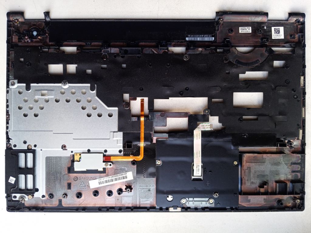 Б/У Топкейс на Lenovo L560 - фото фото фото 1
