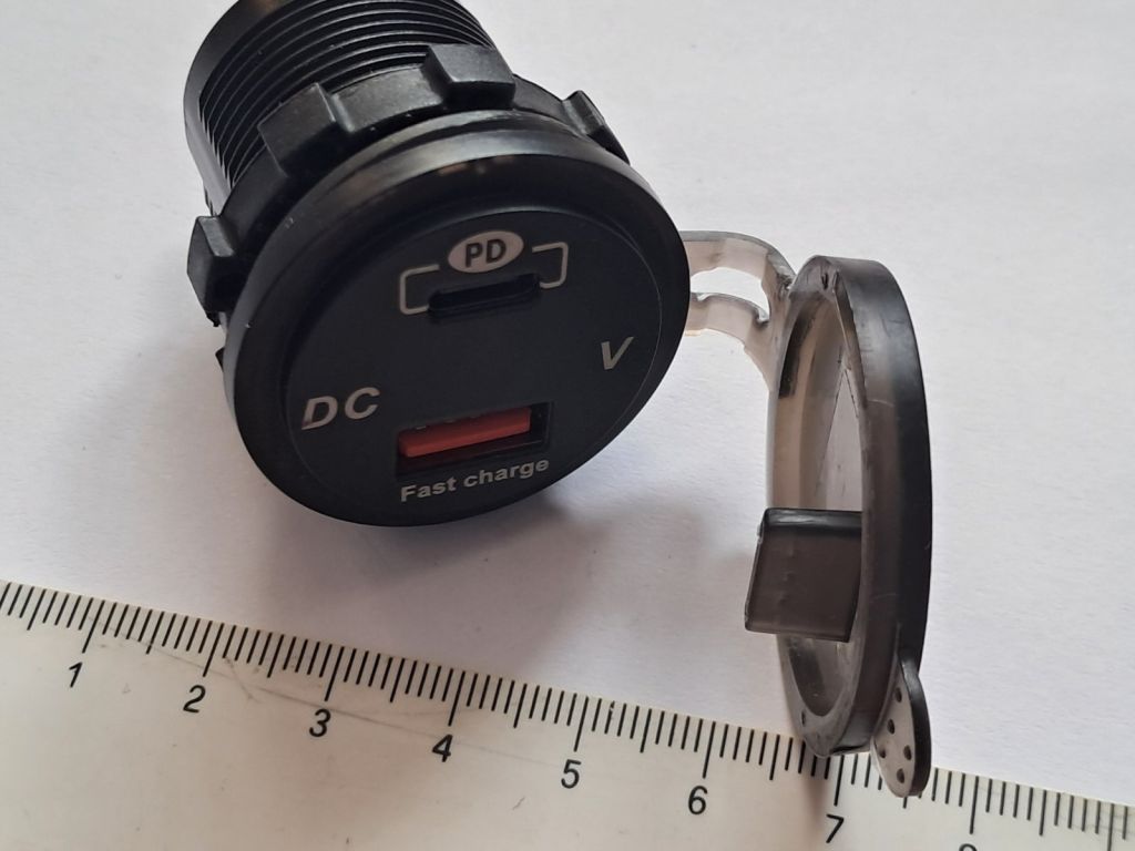 Врізний адаптер ( зарядка) USB PD USB-C з вольтметром - фото фото фото 3