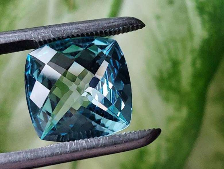 Натуральный топаз 10.86 ct  14 x 14 mm - фото фото фото 5