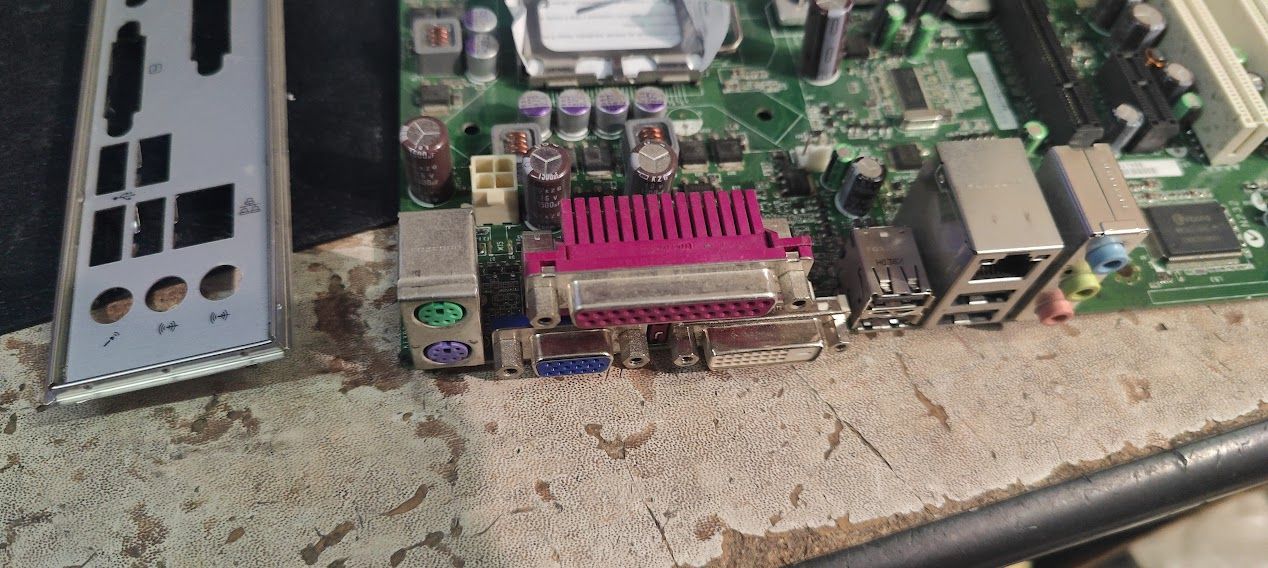 Мат. плата Intel DG41TY LGA775 G41 PCI-E+SVGA DVI+GbLAN SATA MicroATX 2DDR2 № 242905103 - фото фото фото 2