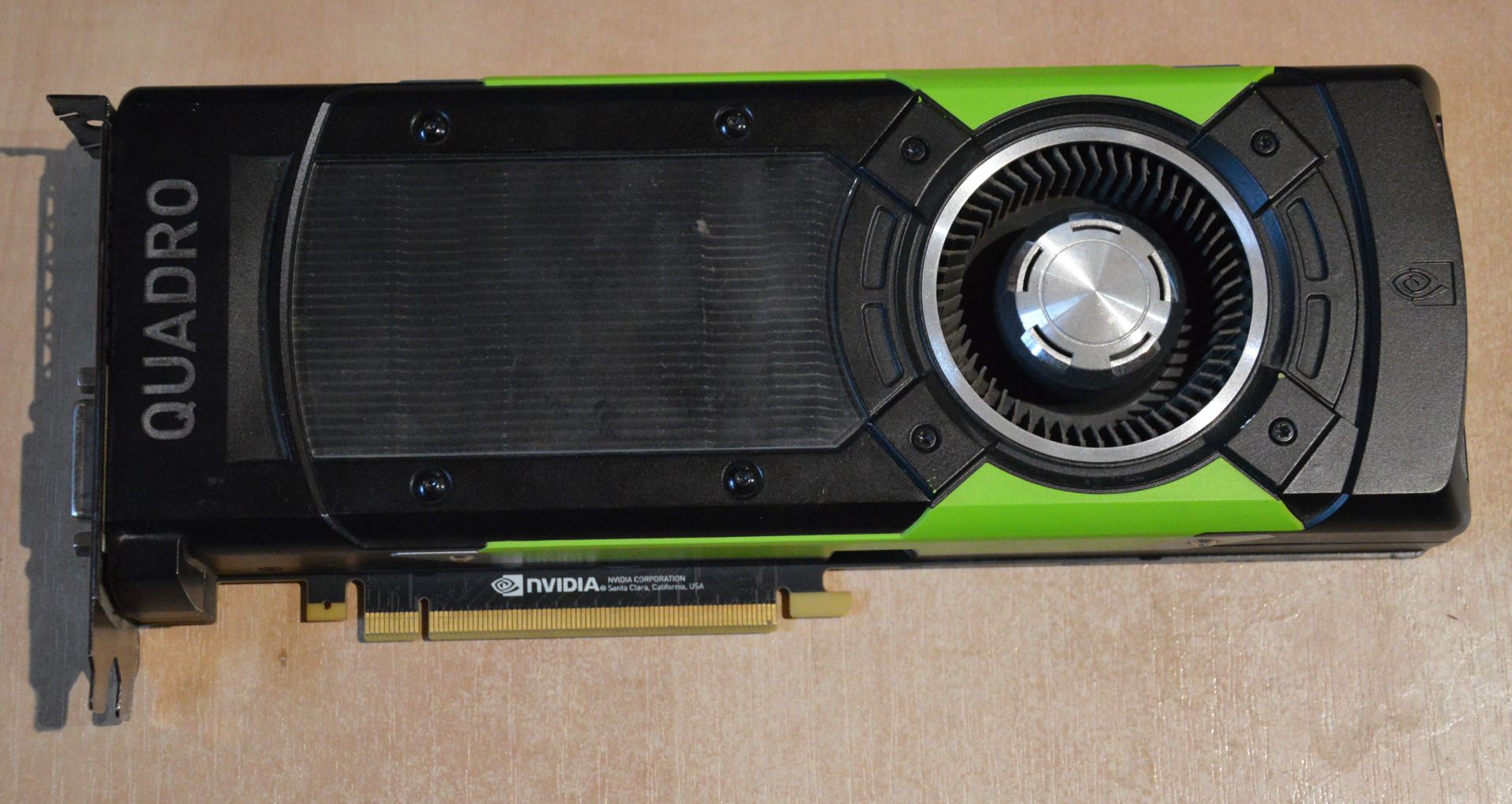 NVidia Quadro P6000 24 Гб памяти 384 бита - фото фото фото 3