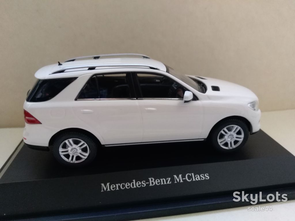 Mercedes-Benz M-Klasse.Minichamps.1:43 - фото фото фото 3