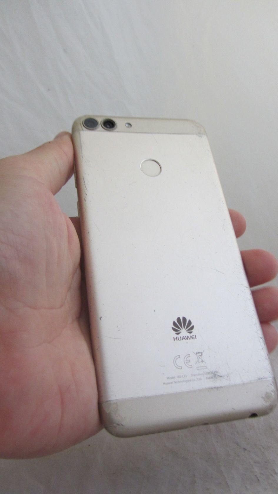 Huawei P Smart 32GB  (Fig-LX1) Gold - фото фото фото 3