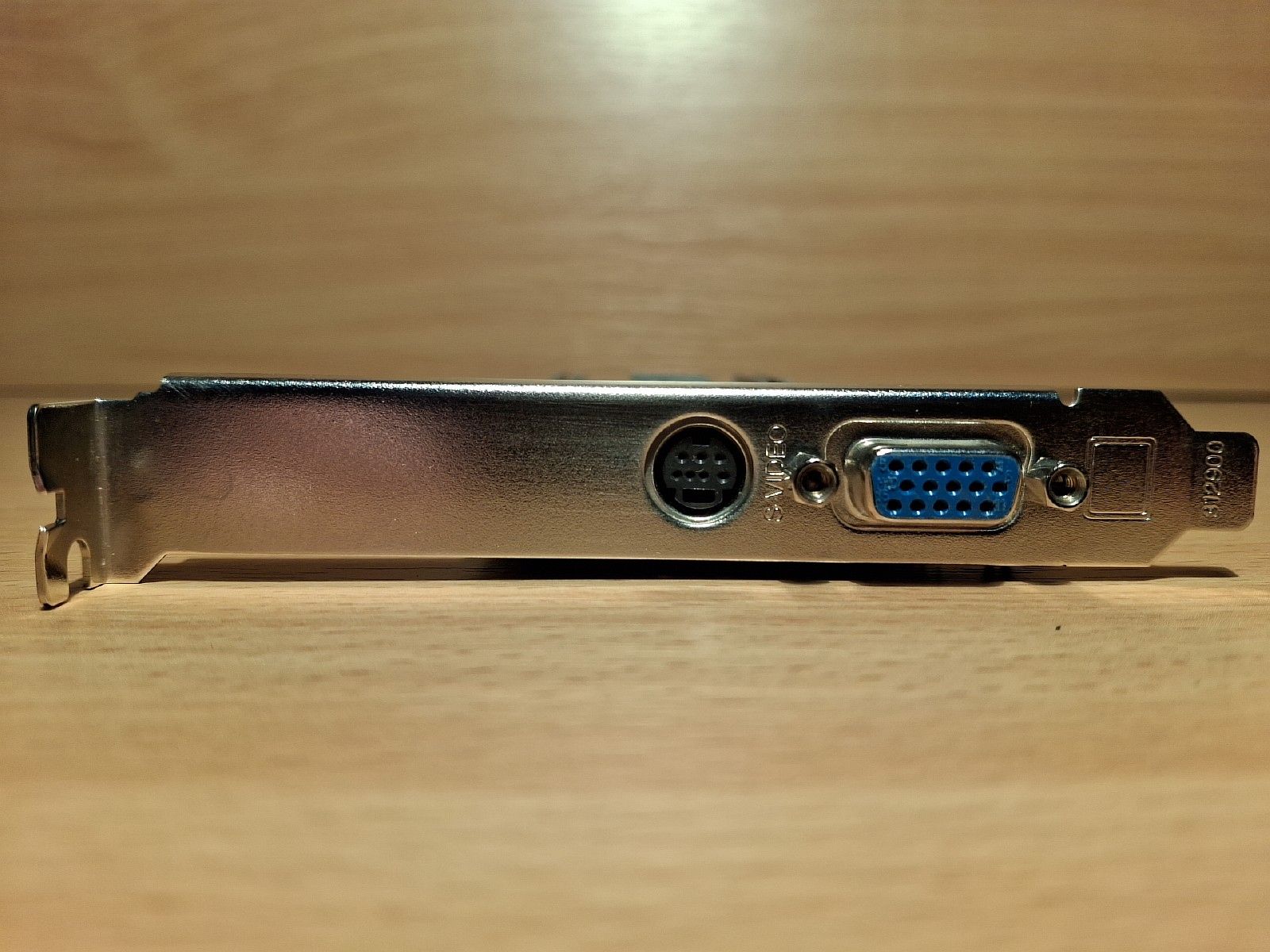 Видеокарта ATI Radeon 9200SE  (AGP 8x, 64Mb) - фото фото фото 3