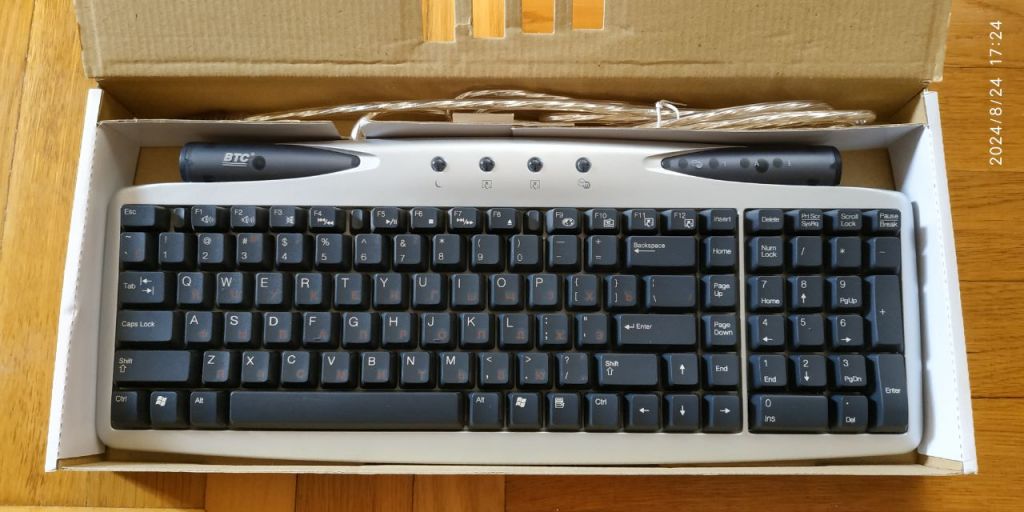 Клавіатура мультимедійна BTC Multimedia Keyboard 9110 PS/2, нова - фото фото фото 0