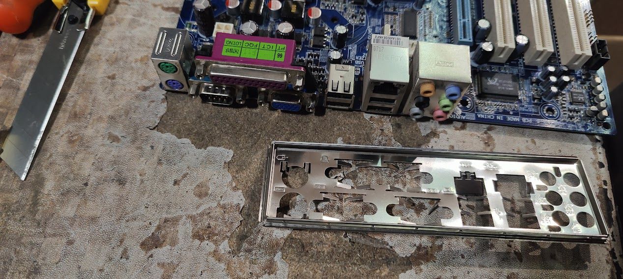 Мат. плата Gigabyte GA-945GZM-S2 rev6.6 LGA775 i945GZ SATA MicroATX 2DDR2 № 240104104 - фото фото фото 2