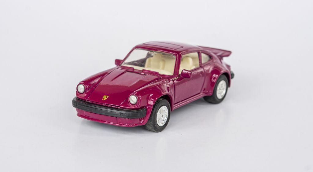 1:36 Porsche 911  (930) Turbo 1974-89 violet, WELLY #9040 - фото фото фото 0