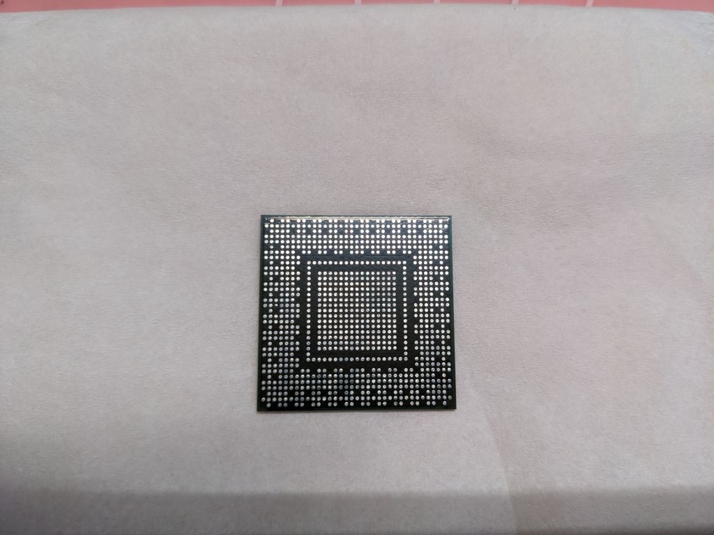 GeForce 9650M GT G96-650-C1 - фото фото фото 1