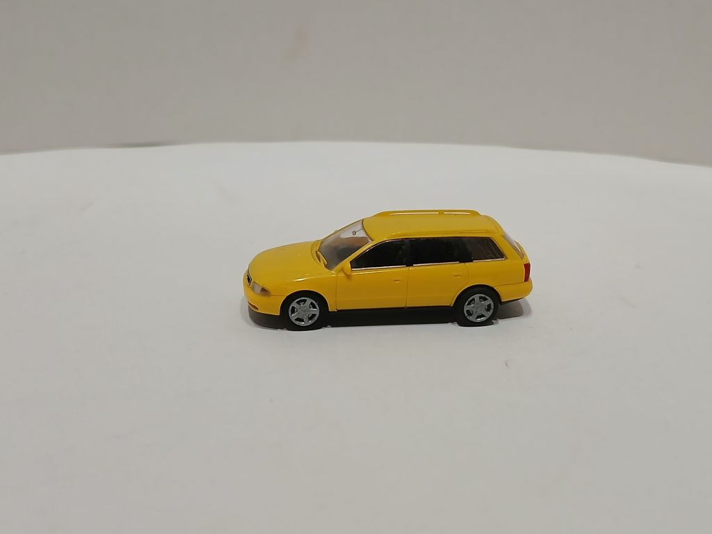 Автомобіль AUDI A4 Avant. RIETZE 1:87 H0  (11705) . - фото фото фото 2