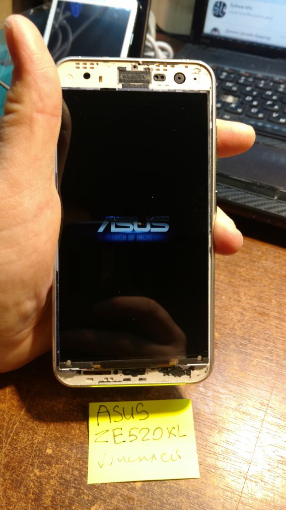 Asus ZenFone 3 (ZE520KL) - дисплей - фото фото фото 1