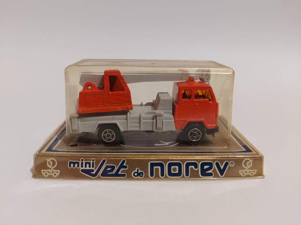 Norev miniJet 1:86 Volvo Grue - фото фото фото 1