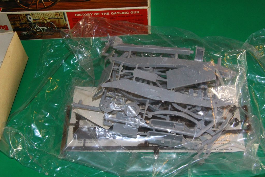 КУЛЕМЕТ ГАТЛІНГА  HOBBY KITS пушка для фігурок 100-150мм - фото фото фото 3