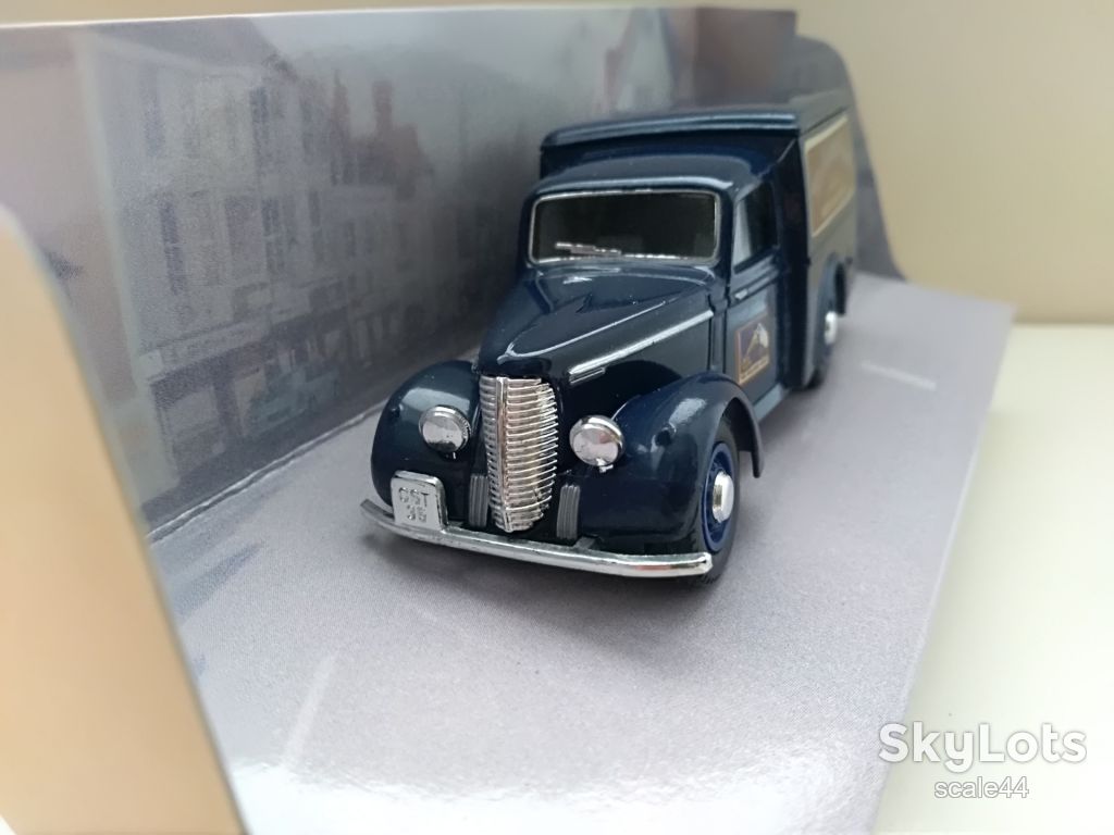Commer 8 CWT Van 1948.Dinky.1/43 - фото фото фото 2