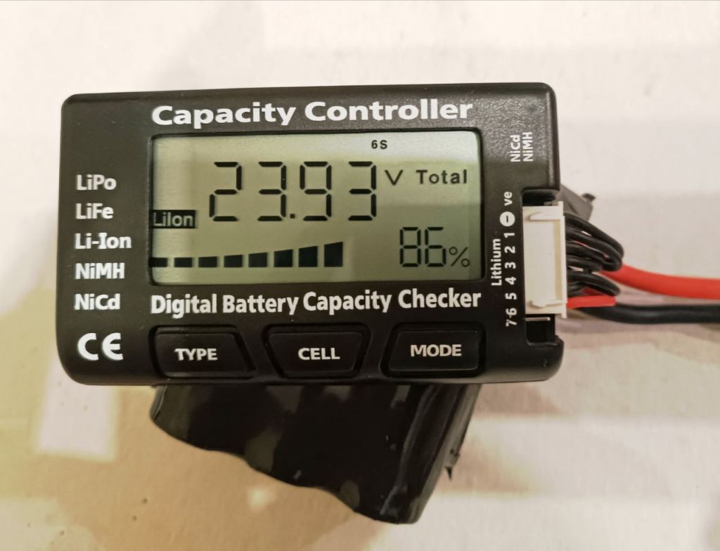 Універсальний цифровий тестер для перевірки напруги акумуляторів Cellmeter 7 - фото фото фото 0