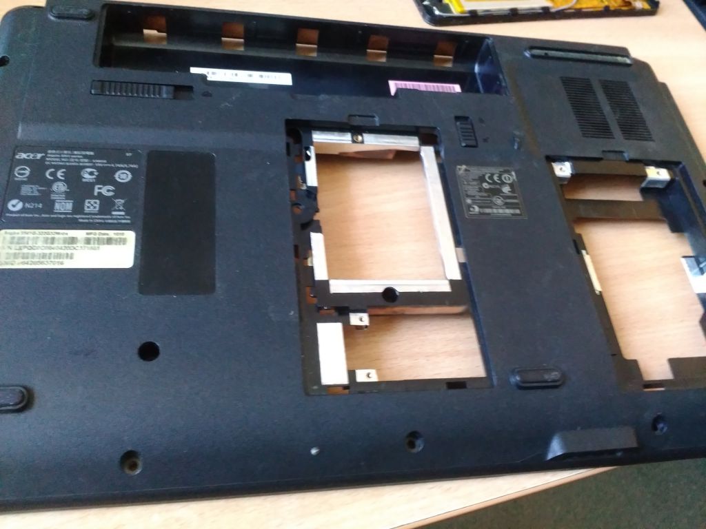 Поддон ноутбука Acer Aspire 5541 б/у - фото фото фото 0
