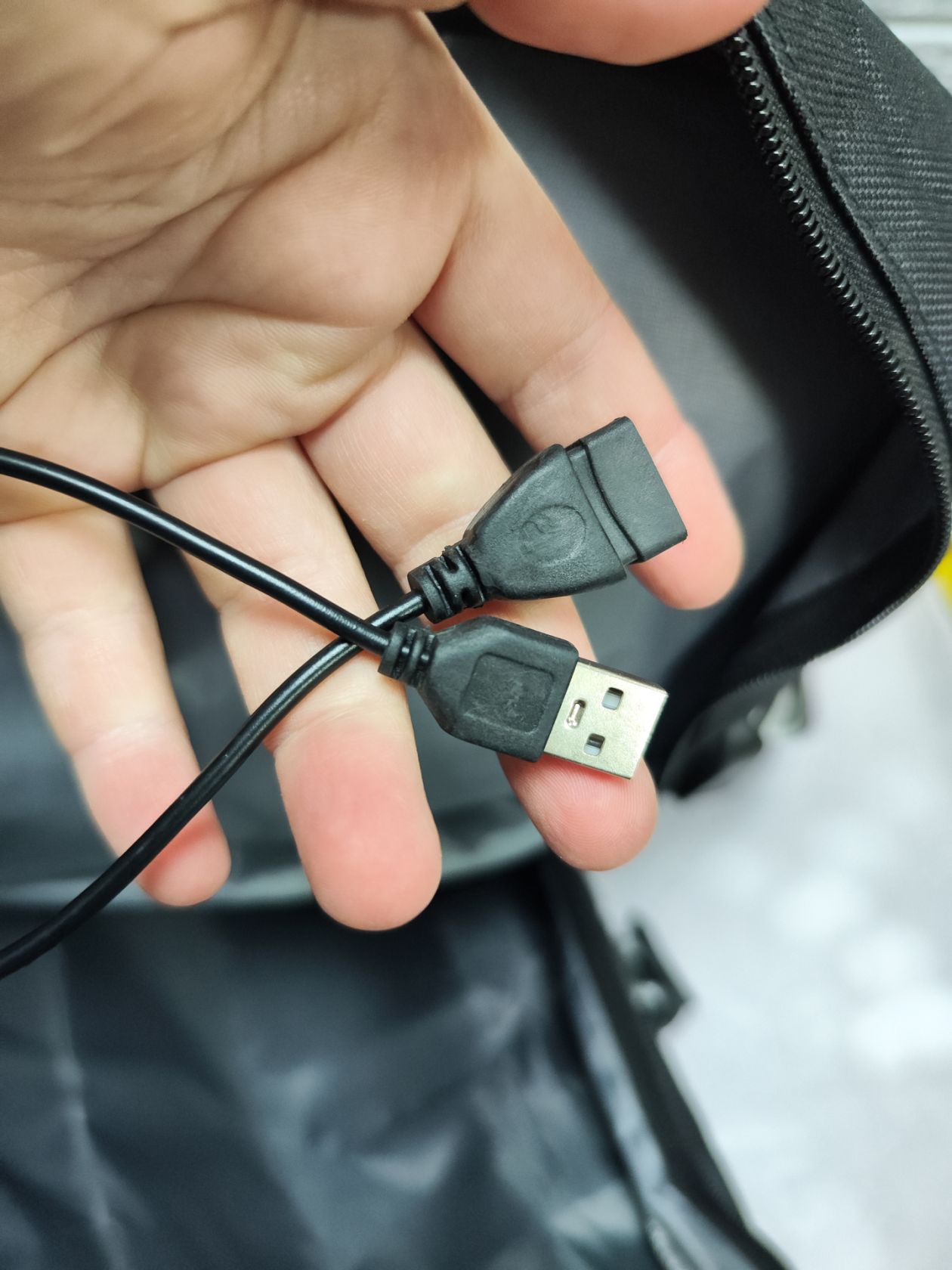 Лот Міський рюкзак із світловідбивними елементамиз USB роз'ємом Music "Хлопчик у кепці" - фото фото фото 6