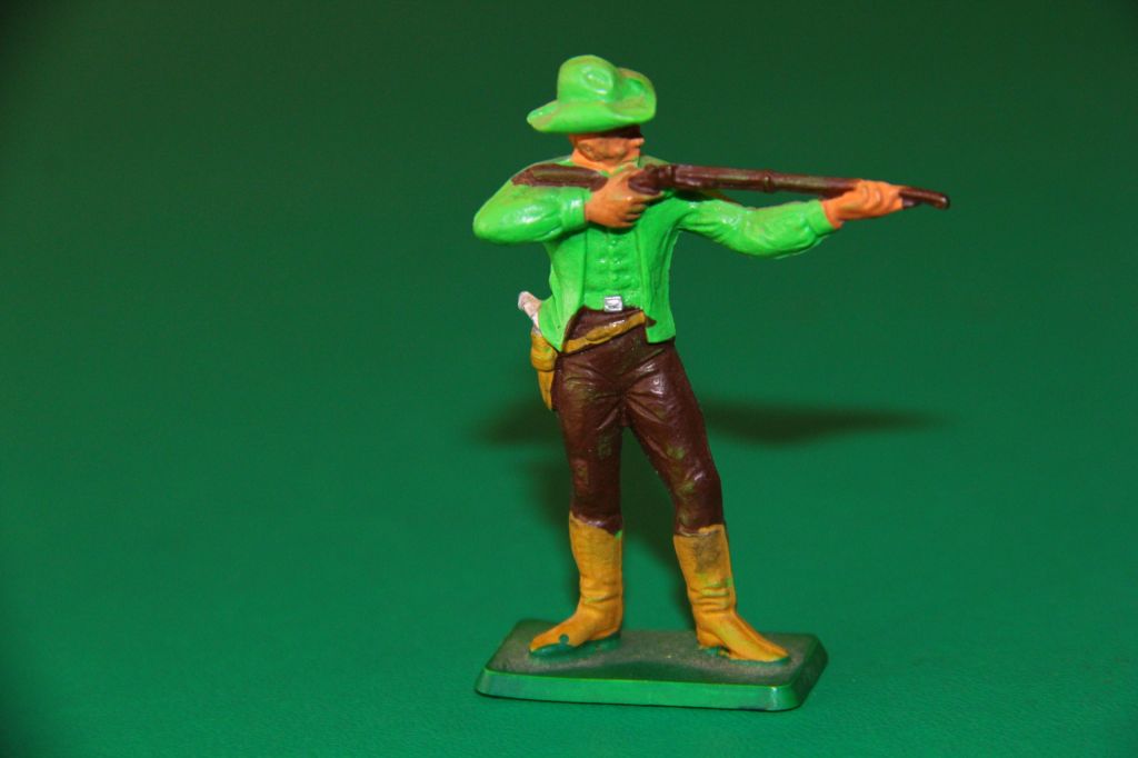 ковбой з карабіном STARLUX  54мм Франція - фото фото фото 0