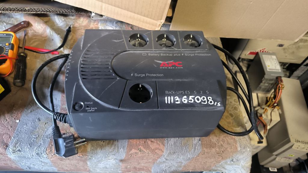 Безперебійники ДБЖ APC Back-UPS ES 525 BE525-RS - фото фото фото 0