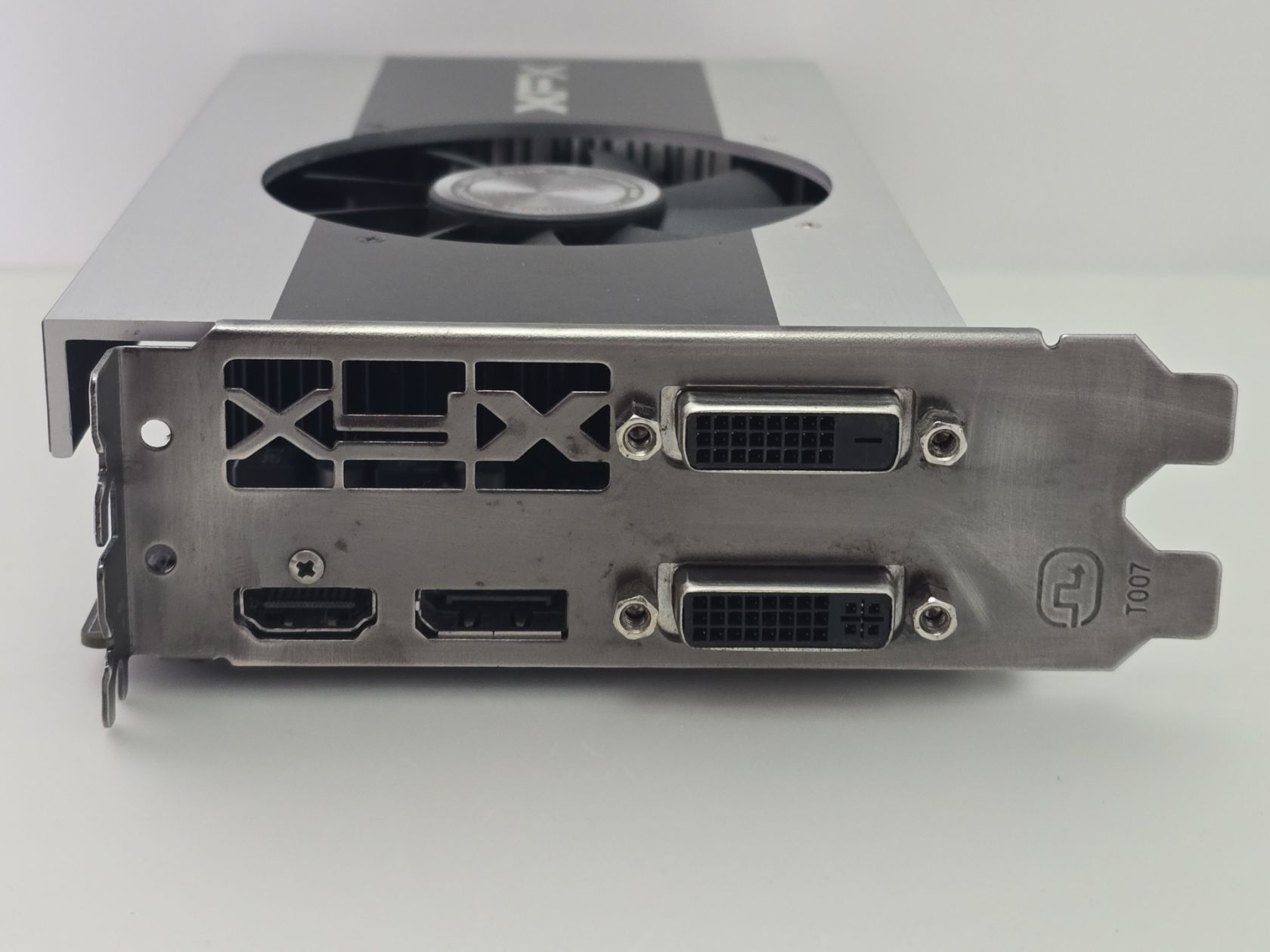 Видеокарта XFX Radeon R7 250X 2GB  (GDDR3,128 Bit,HDMI,PCI-Ex,Б/у) - фото фото фото 4