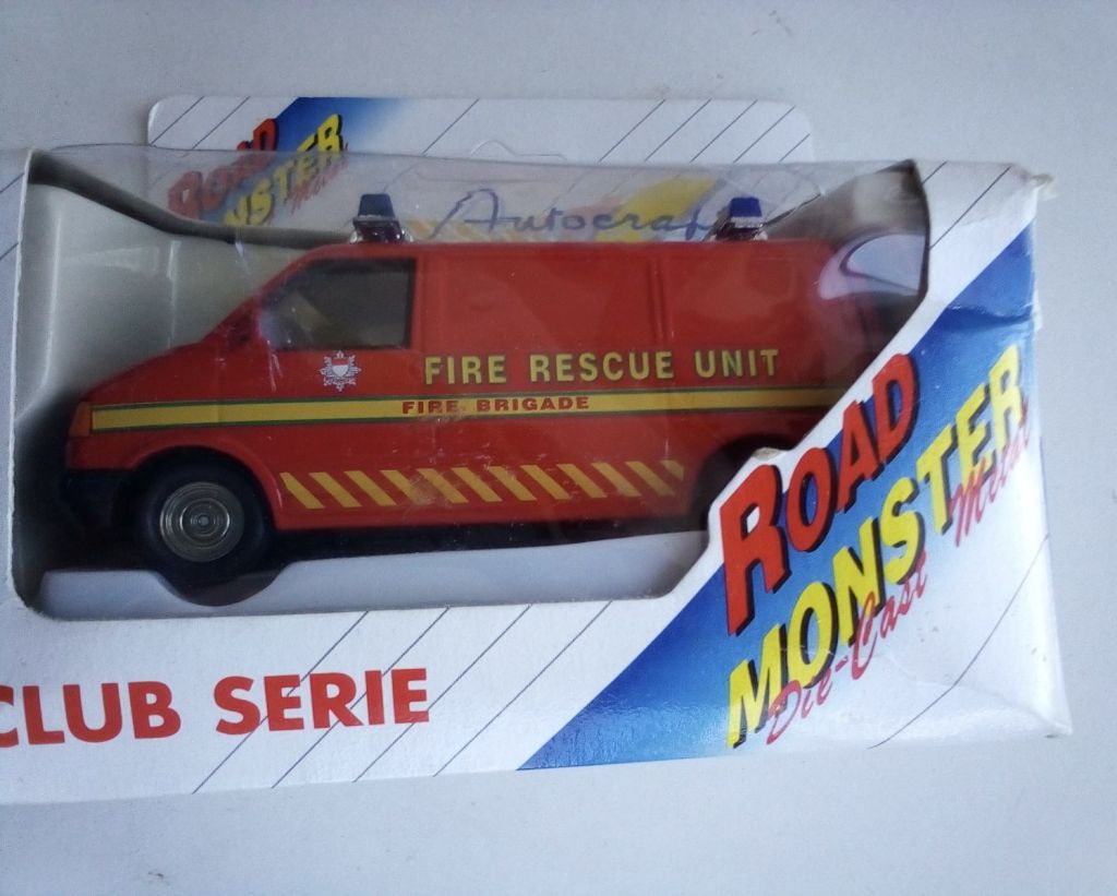 Hongwell 1/43 VOLKSWAGEN T4 Cararama fire - фото фото фото 0