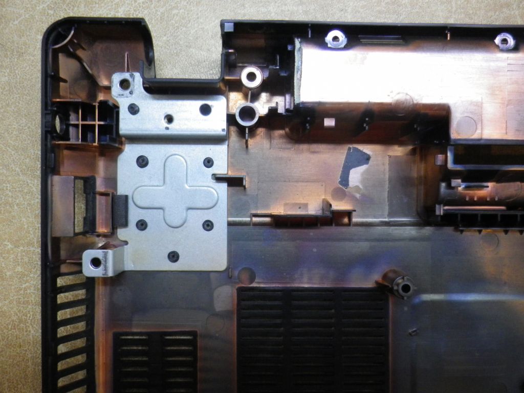 Б/У Корпус низ без сервісних кришок на packard bell LM81 - фото фото фото 2