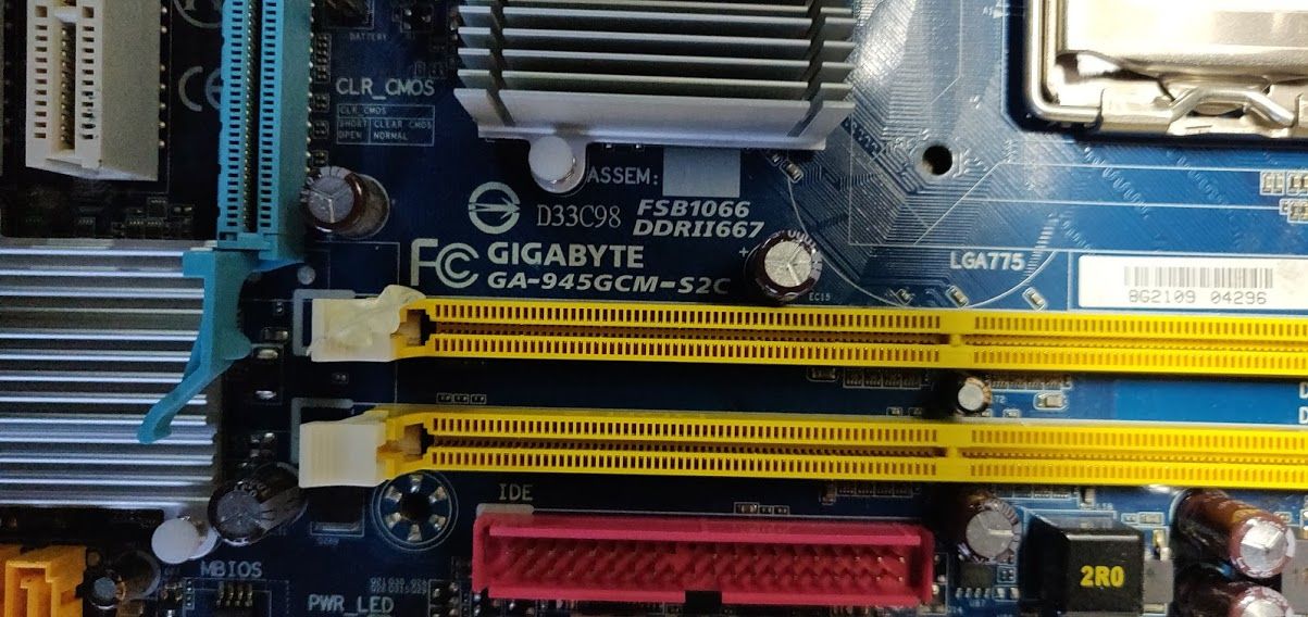 Мат. плата Gigabyte GA-945GCM-S2C rev1.0 LGA775 i945GC PCI-E+SVGA+LAN SATA MicroATX 2DDR2 № К212903 - фото фото фото 1